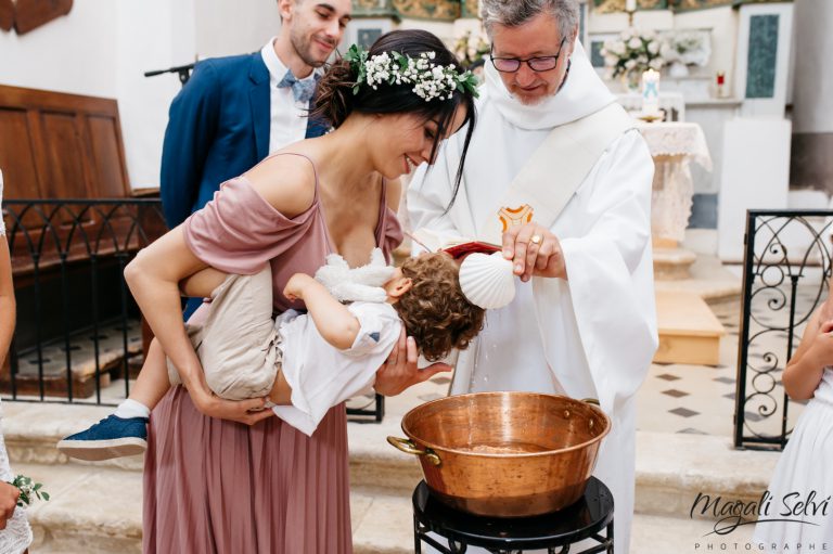 Reportage photo d’un magnifique baptême à Mougins et Roquefort Les Pins