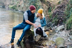 seance photo grossesse lifestyle - photographe lifestyle nice - magali selvi photographe - photographe famille alpes maritimes - photos au naturel - photos de grossesse a domicile - seance grossesse en exterieur nice