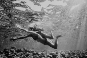 seance photo famille a la plage nice - photographe famille underwater nice - magali selvi