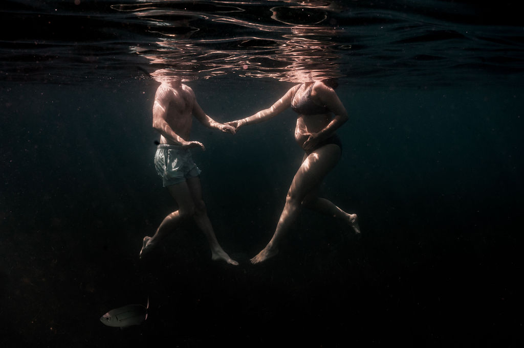séance photo couple underwater nice - photographe lifestyle underwater nice - magali selvi